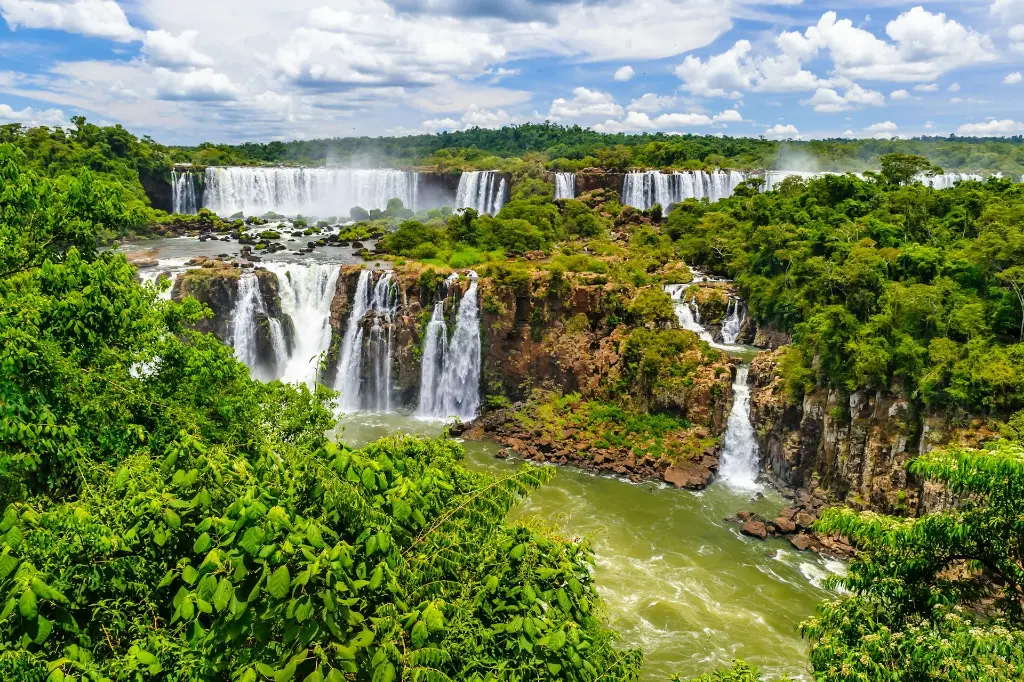 iguazu-panoramica.webp