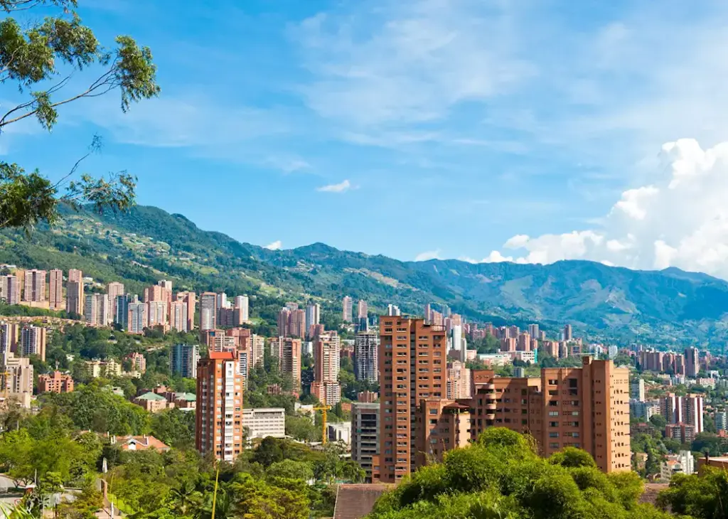 16028781-medelln-skyline.webp