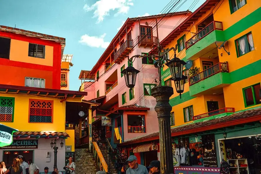 guatape-colombia-12.webp