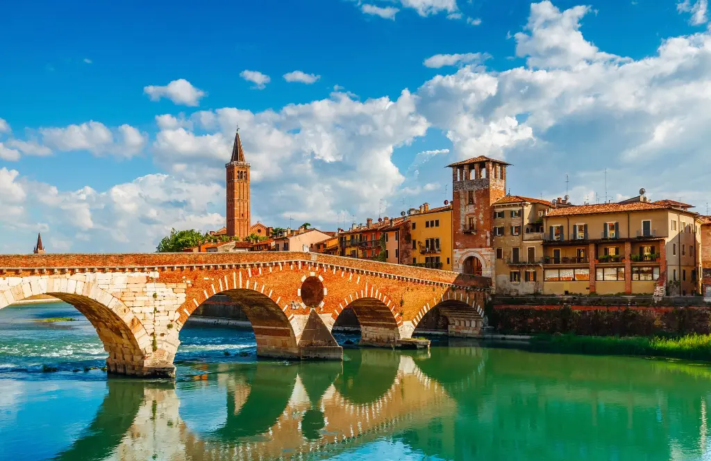 20210409150154-verona-veneto-gettyimages-610871156.webp