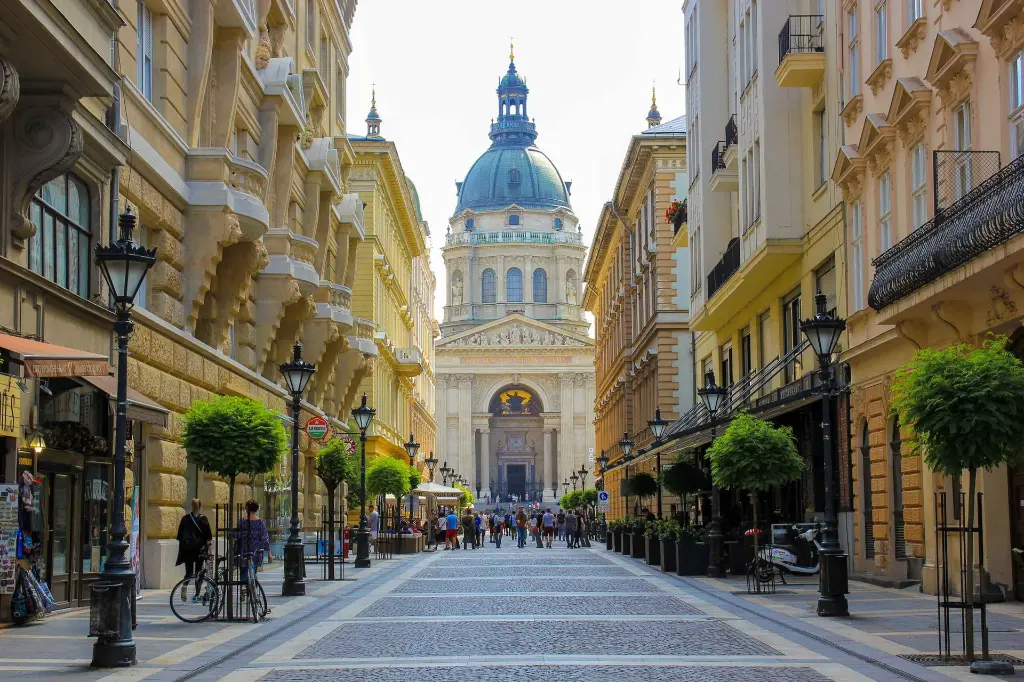 Budapest-Hotels-1-scaled.webp