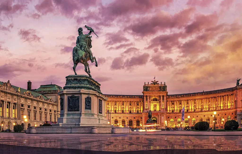 hofburg-palacio-imperial-viena_02ef1035_1500x959.webp