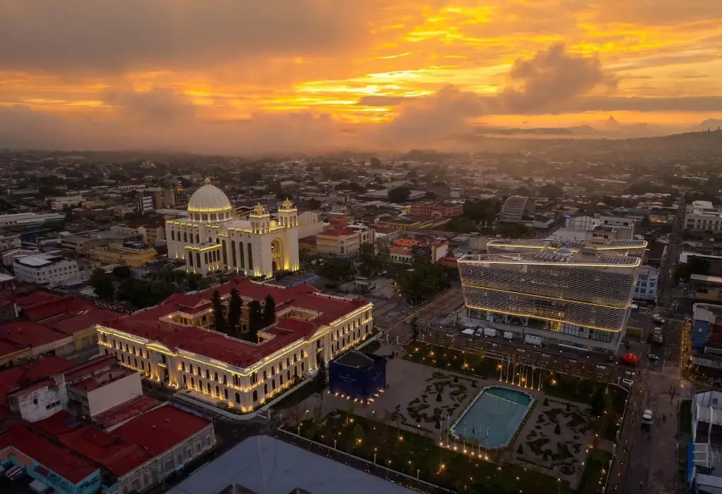 El Salvador - 5 días (Semana Morazánica)