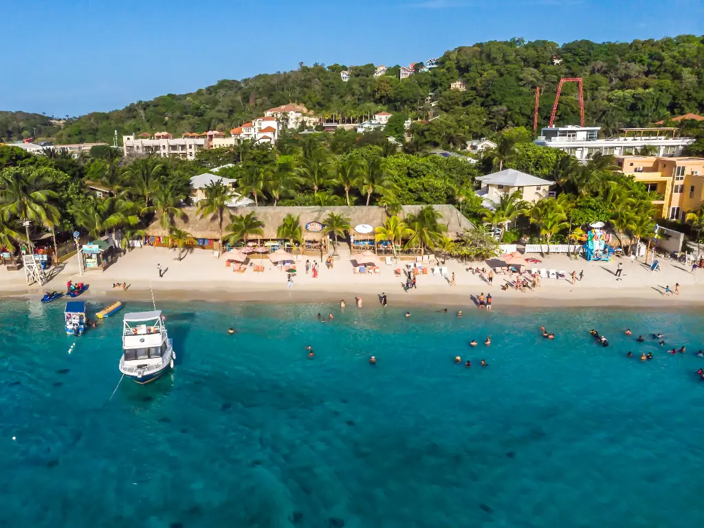 Web Destinos - Paradise Beach Hotel | Escapada Todo Incluido a la Isla (Temporada Normal)