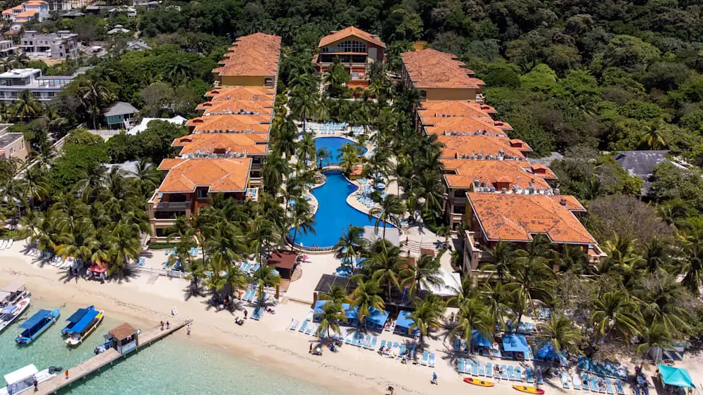 Web Paquetes - ROATÁN VIP EXPERIENCE: Infinity Bay Resort - 3 Días. Semana Morazánica